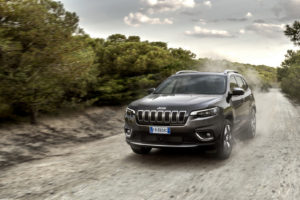 https://reklamirajte.se/wp-content/uploads/2018/09/NOVI-JEEP-CHEROKEE-3.jpg