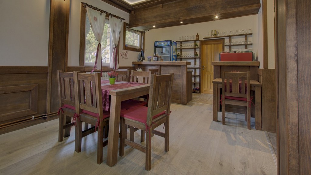 https://reklamirajte.se/wp-content/uploads/2018/11/Guesthouse-Yeti-restoran-1.jpg