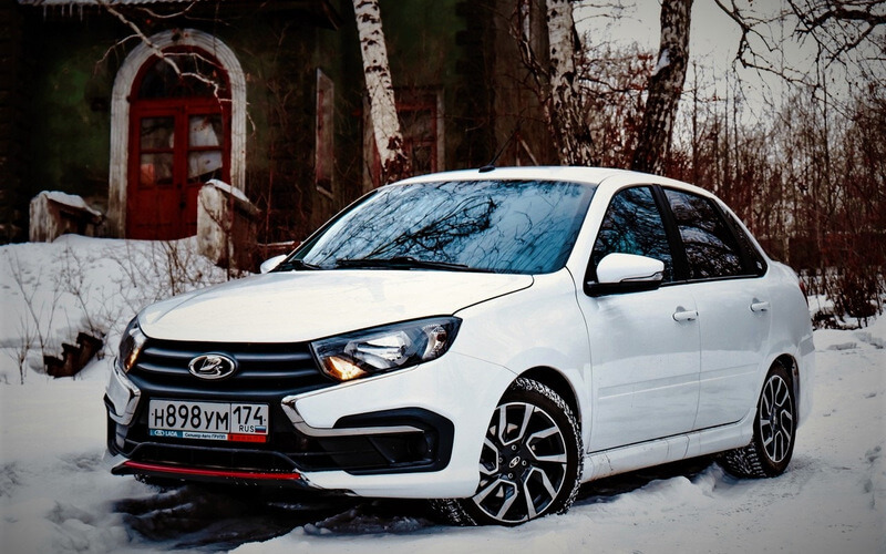Lada, aktuelni modeli – Granta i Xray 2