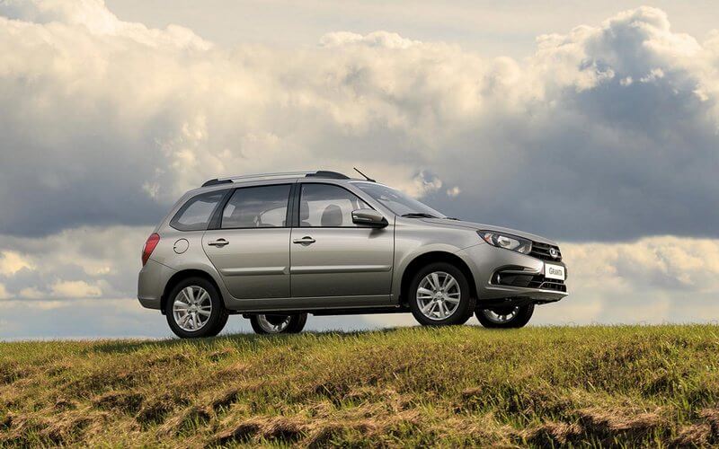 Lada, aktuelni modeli – Granta i Xray 5