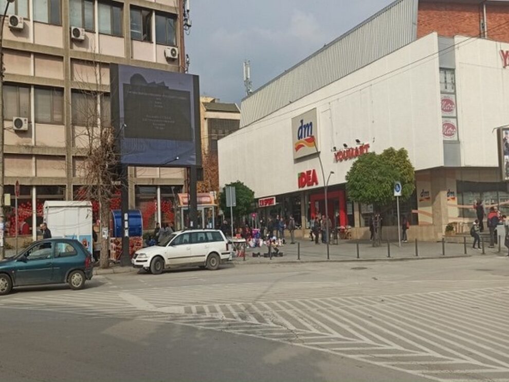 Led Ekran 096, površina 4x4m, Vranje - centar, ulaz na gradsko šetalište, na ukrštanju ulica Bore Stankovića, Beogradske i Ivana Milutinovića