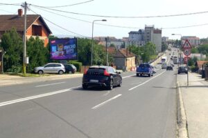 Bilbord BB-388-B - 4x3 - Avalska ulica, na tranzitu kroz Kragujevac, pravac ka centru i Plazi, u blizini Eko, Nis i Mol pumpe