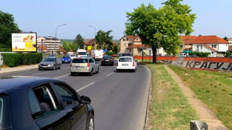 Bilbord BB-389-B-površina 4x3m, Lepenicki bulevar, raskrsnica sa ulicama 27.marta i Kosovske u smeru ka Batocini