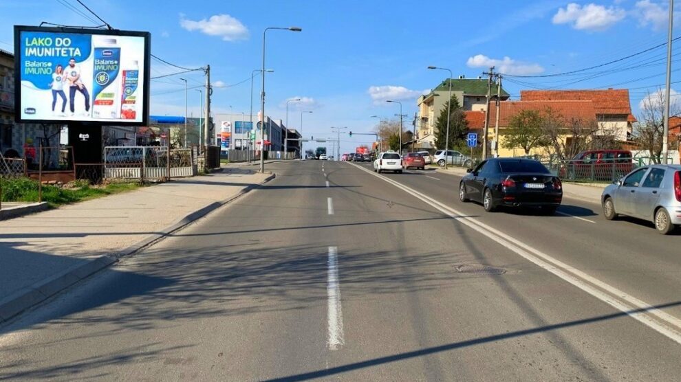 Bilbord - BB-394-B - Kragujevac, površina 4x3m - Avalska ulica, širi centar, na trazitu, kod Nis pumpe, lice ka Topoli.
