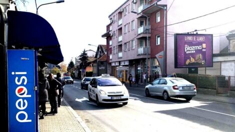 Bilbord BB-400-A, Kragujevac, površina 4x3m, ulica Potporucnika Govedarice - Zmaj Jovina, posle raskrsnice sa Vojvode Putnika