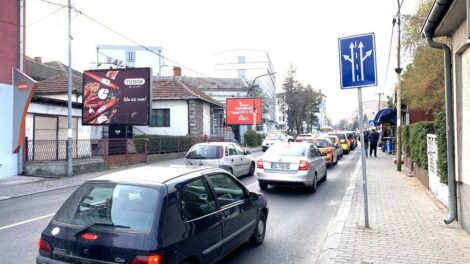 Bilbord BB-400-B, Kragujevac, površina 4x3m - ulica Potporucnika Govedarice - Zmaj Jovina, pre raskrsnice sa Vojvode Putnika