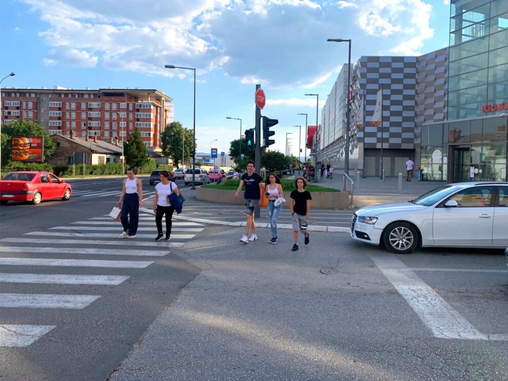 Bilbord BB-402-B površina 4x3m, Bulevar Kraljice Marije, preko puta Plaze, tranzit, lice ka centru