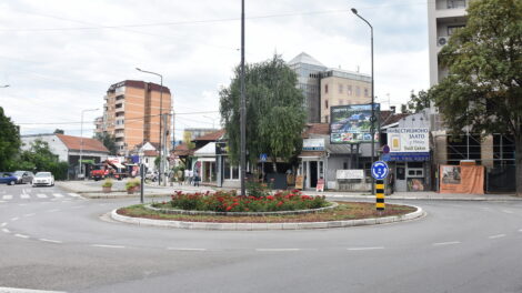 Led Ekran 105, površina 4x3m - Niš - ulica Nikole Pašića 13a, na kružnom toku, odmah iza Narodnog pozorišta u neposrednoj blizini Čaira i Kalče