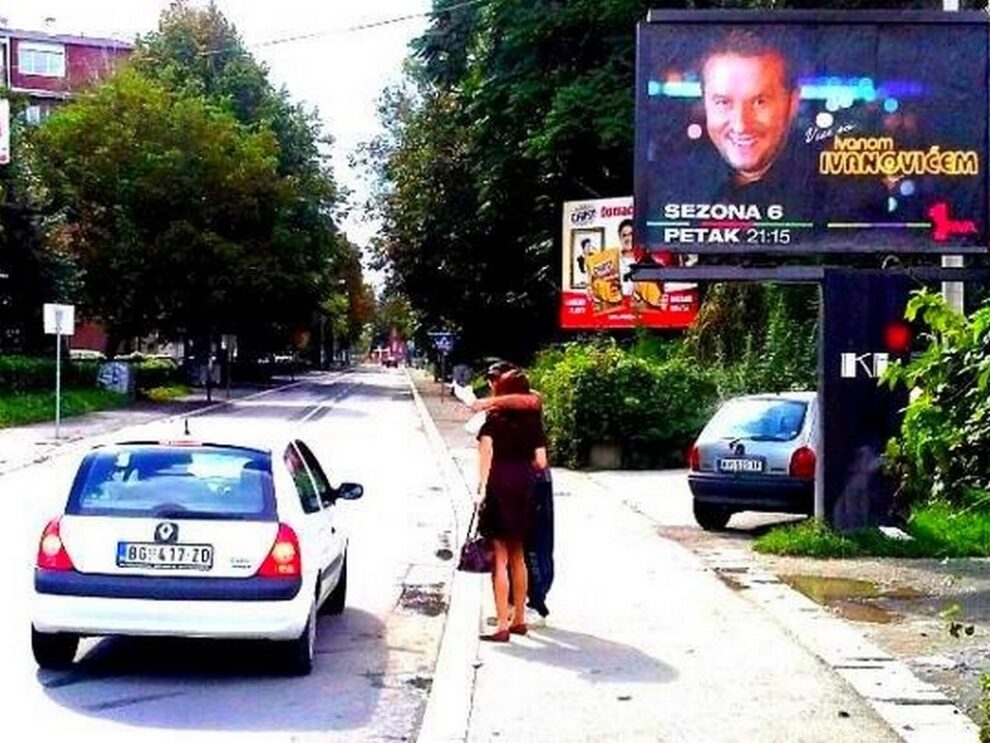 Bilbord BB-405, Kraljevo, površina 3x2m - ulica Olge Jovičić Rite, širi centar, 800 metara od gradskog šetališta