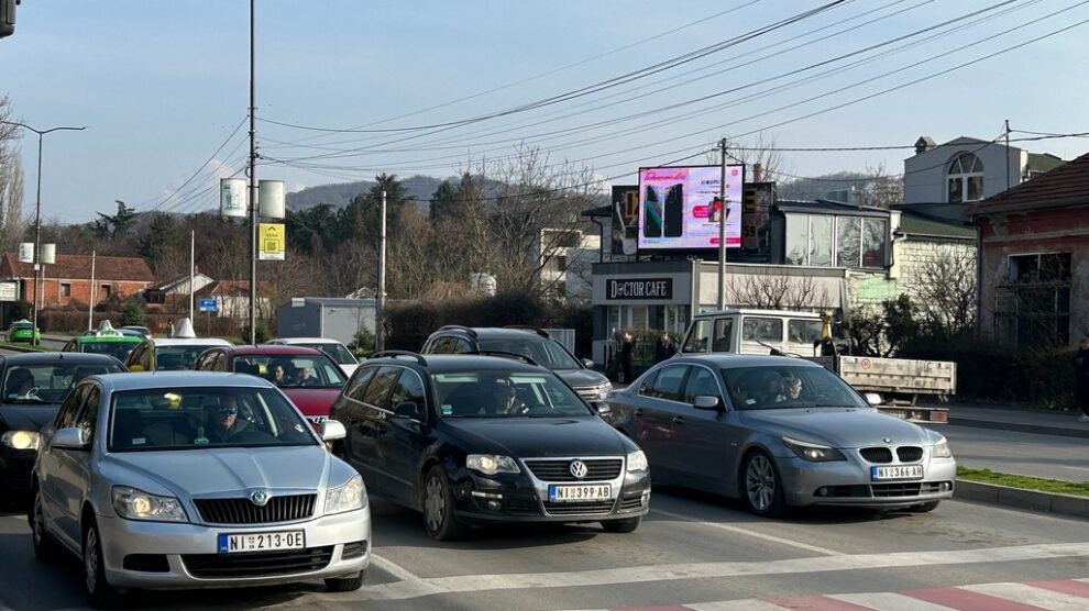 Led Ekran 108, površina 4x3m, Bulevar Zorana Djindjica 58, na raskrsnici ispred Kliničkog centra Niš