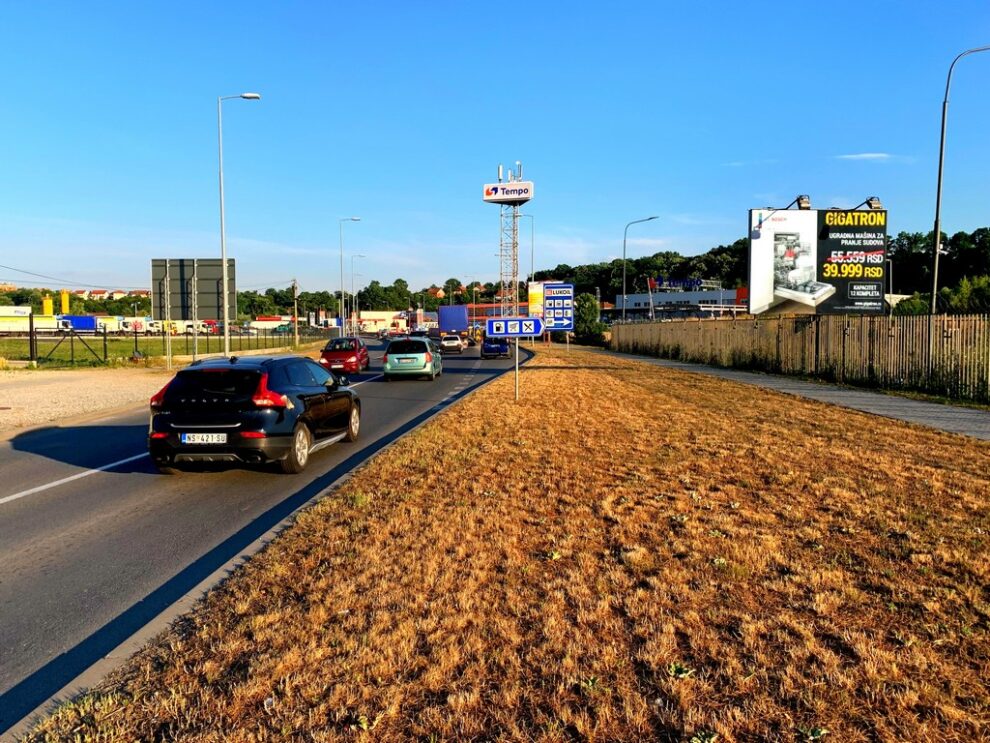 Bilbord BB-409-A, Kraljevo, površina 4x3m, Industrijska zona Šeovac, put od Kraljeva prema Čačku, Ibarska magistrala, na samom ulasku u Tempo