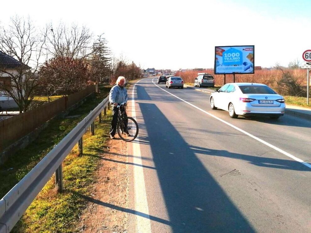 Bilbord BB-410 A, površina 4x3m, ulica Ibarski put, tranzit, Ibarska magistrala, izlaz iz Kraljeva prema Čačku