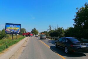 Bilbord BB-410 B, površina 4x3m, ulica Ibarski put, tranzit, Ibarska magistrala, ulaz u Kraljevo iz Čačka, industrijska zona