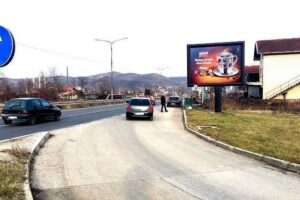 Bilbord BB-411 A, površina 4x3m, ulica Dositejeva, u blizini Dis marketa, izlaz iz Kraljeva prema Kragujevcu