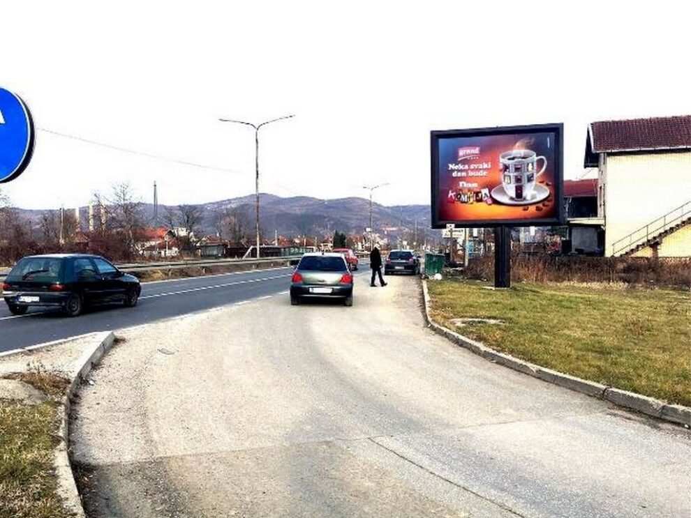 Bilbord BB-411 A, površina 4x3m, ulica Dositejeva, u blizini Dis marketa, izlaz iz Kraljeva prema Kragujevcu