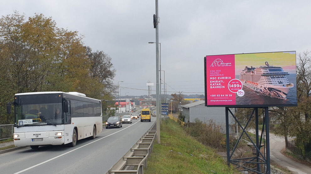 Led ekran 113-a, površina 5x3m, Kraljevo, kružni tok, Industrijska zona Šeovac - Adrani, Ibarska magistrala, u pravcu Čačka i auto puta Miloš Veliki