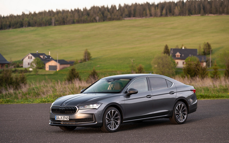 75_skoda_superb_hatch_sl 2