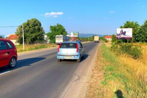 Bilbord BB-422-A, površina 4x3 metara, lokacija Ratina, izlaz iz Kraljeva ka Vrnjačkoj banji, Trsteniku i Kruševcu