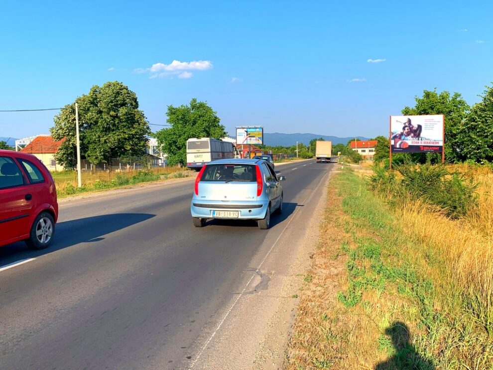 Bilbord BB-422-A, površina 4x3 metara, lokacija Ratina, izlaz iz Kraljeva ka Vrnjačkoj banji, Trsteniku i Kruševcu