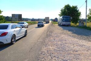 Bilbord BB-422-B, površina 4x3 metara, lokacija Ratina, ulaz u Kraljevo iz pravca Vrnjačke banje, Trstenika i Kruševca