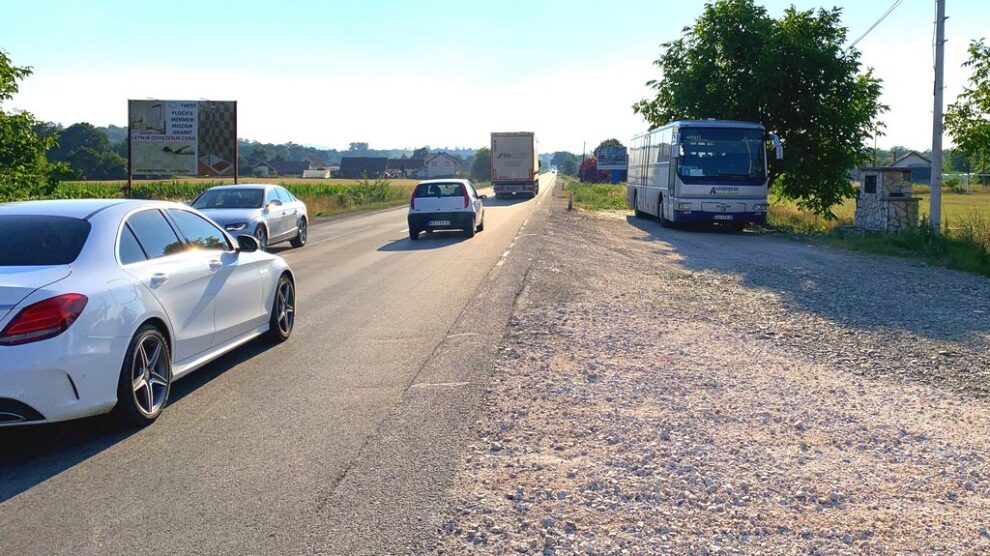Bilbord BB-422-B, površina 4x3 metara, lokacija Ratina, ulaz u Kraljevo iz pravca Vrnjačke banje, Trstenika i Kruševca