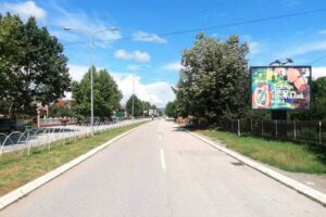 Bilbord BB-423-A, površina 4x3 metara, lokacija bulevar Vuka Karadžića, širi centar, Avenija Lipa