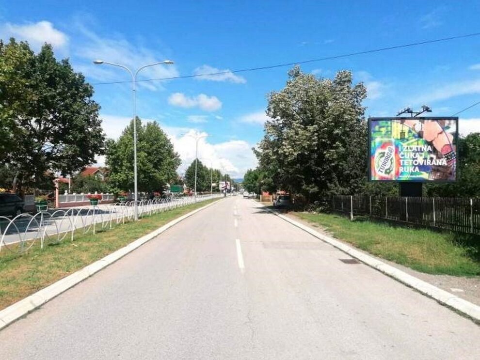 Bilbord BB-423-A, površina 4x3 metara, lokacija bulevar Vuka Karadžića, širi centar, Avenija Lipa