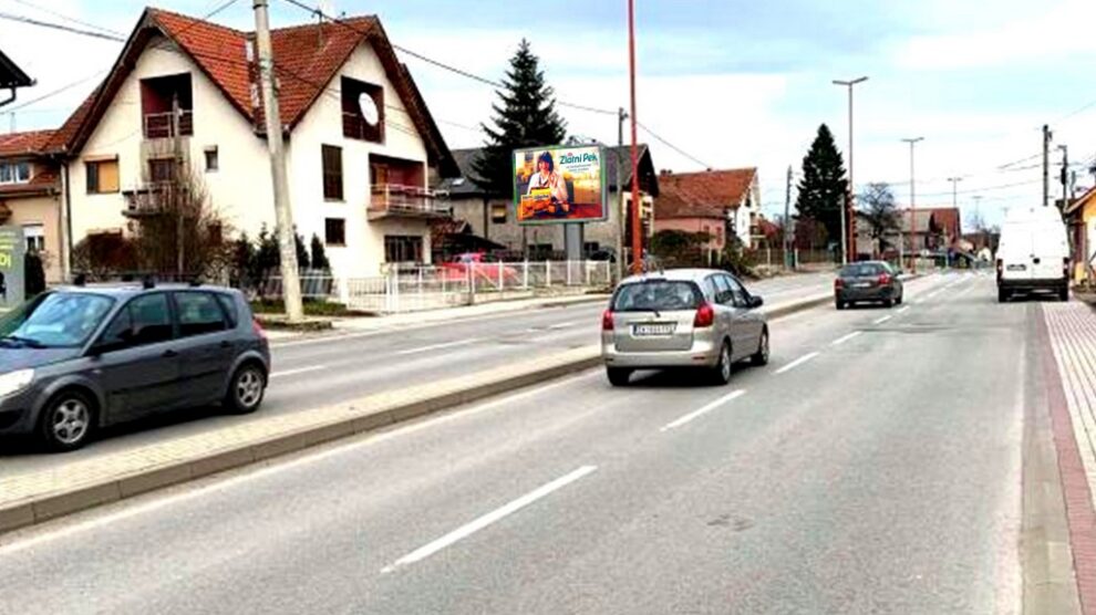 Bilbord BB-424-B, površina 4x3 metara, lokacija bulevar Tanaska Rajića, od centra grada ka kruznon toku na tranzit