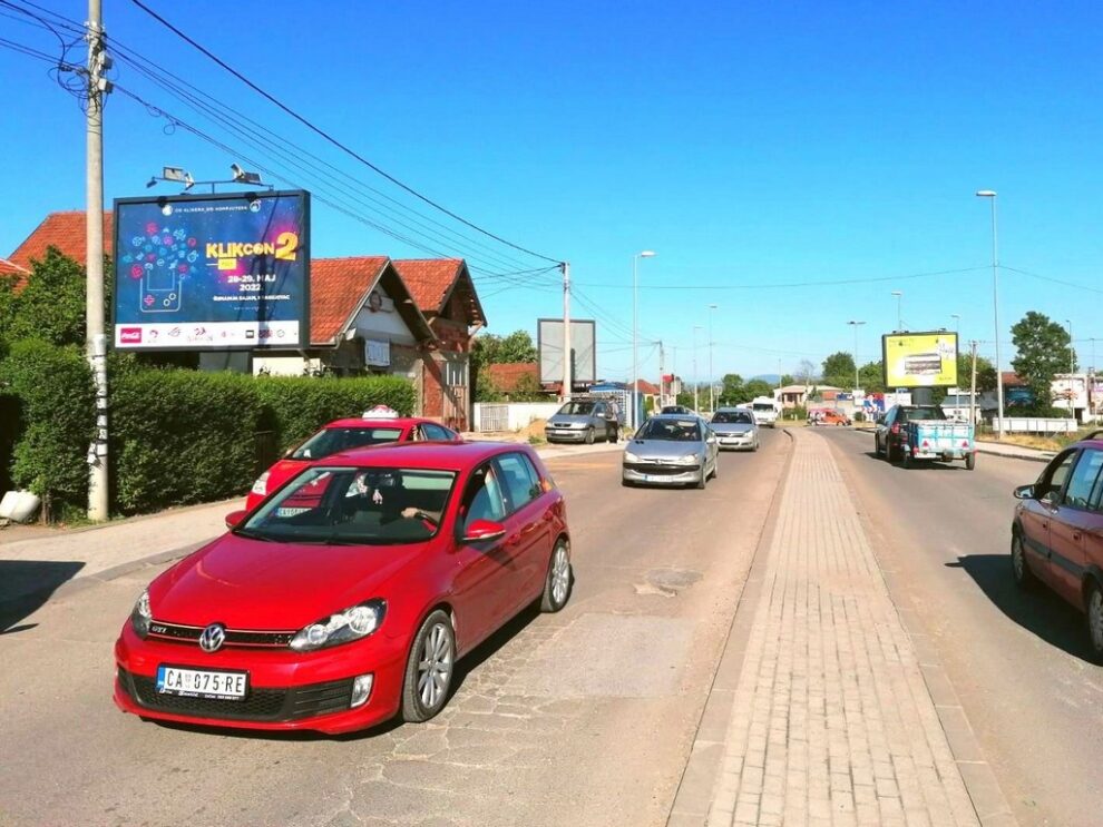 Bilbord BB-425-B, 4x3 metara, bulevar Tanaska Rajića, pre uključenja na kružni tok i tranzit za Zlatibor i Beograd u pravcu kružnog toka
