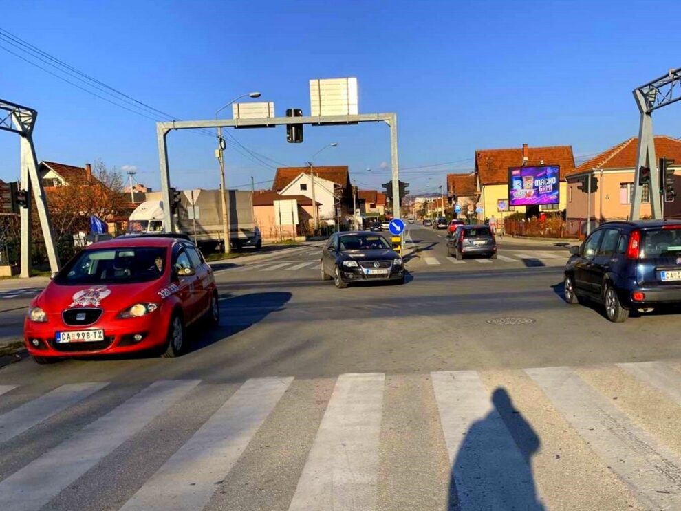 Bilbord BB 428 A, površina 4x3 metara, Balkanska ulica, neposredno nakon isključenja sa obilaznice ka centru