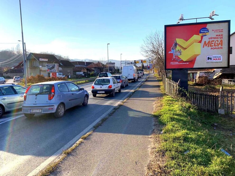 Bilbord BB 430 A, površina 4x3 metara, bulevar Oslobodilaca Čačka, tranzit, pre raskrsnice sa ulicom Kneza Miloša, pravac ka Užicu i Zlatiboru