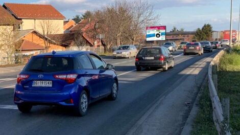 Bilbord BB 430 B, površina 4x3 metara, lokacija bulevar Oslobodilaca Čačka, tranzit, pravac ka Beogradu i Kraljevu