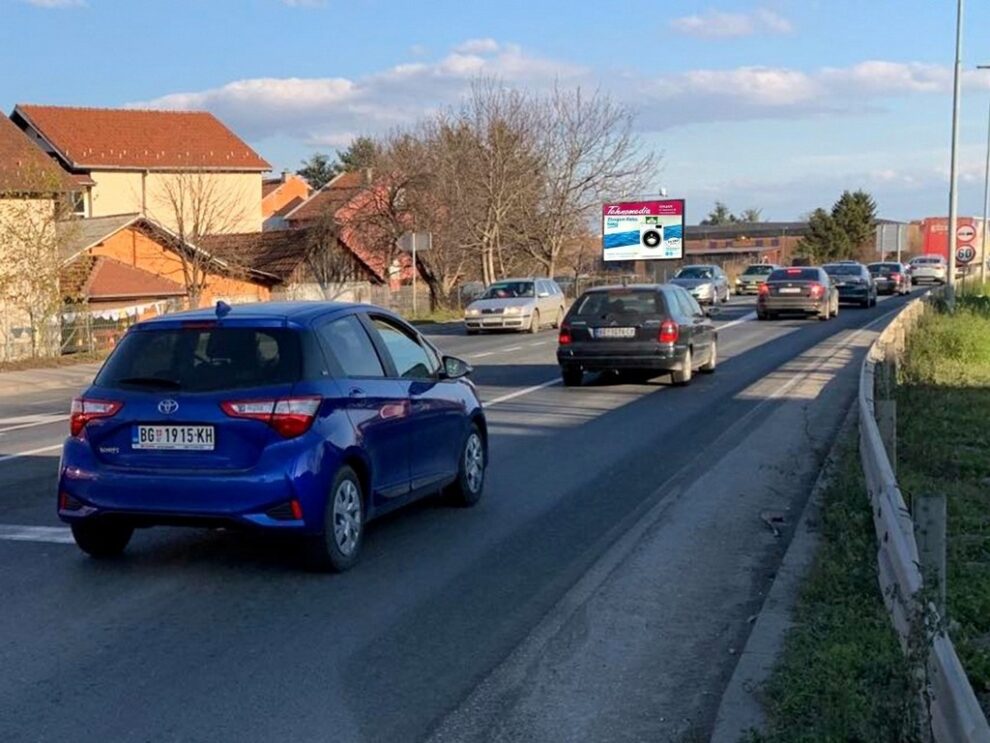 Bilbord BB 430 B, površina 4x3 metara, lokacija bulevar Oslobodilaca Čačka, tranzit, pravac ka Beogradu i Kraljevu