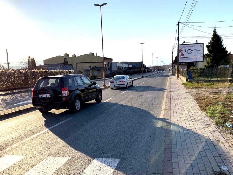 Bilbord BB 431 A, površina 4x3 metara, lokacija Bulevar Tanska Rajića, u blizini kružnog toka, pravac ka centru