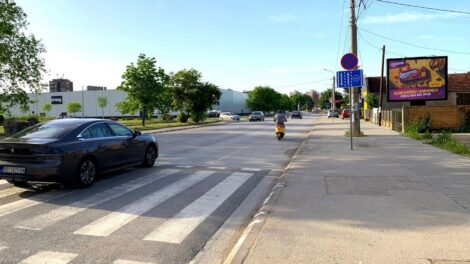 Bilbord BB 434 A, površina 4x3 metara, Ulica Ljube Tripkovića, tranzit, odmah pored ulaza u Shopping park