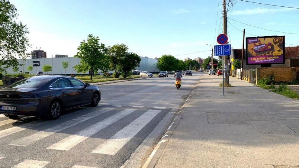 Bilbord BB 434 A, površina 4x3 metara, Ulica Ljube Tripkovića, tranzit, odmah pored ulaza u Shopping park