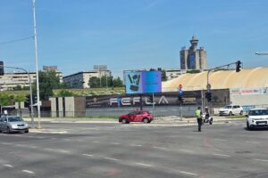 Led Ekran 134, površina 5x3 metara, Novi Beograd, ugao ulica Tošinog bunara i bulevara heroja sa Košara