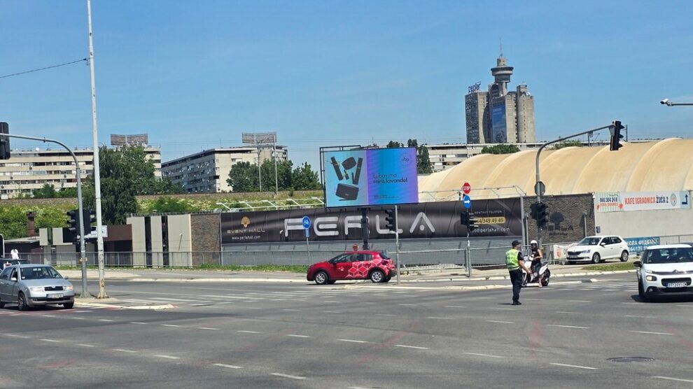 Led Ekran 134, površina 5x3 metara, Novi Beograd, ugao ulica Tošinog bunara i bulevara heroja sa Košara