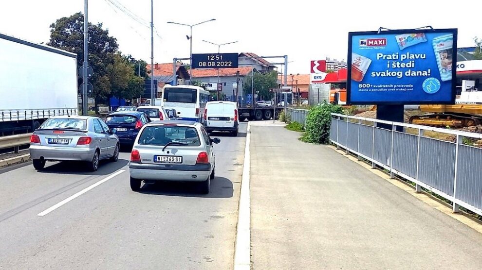 Bilbord BB 435 A, površina 4x3 metara, ulica Vidovdanska - Miloša Obilića, tranzit, posle kružnog toka izmedju Eko i Nis pumpe