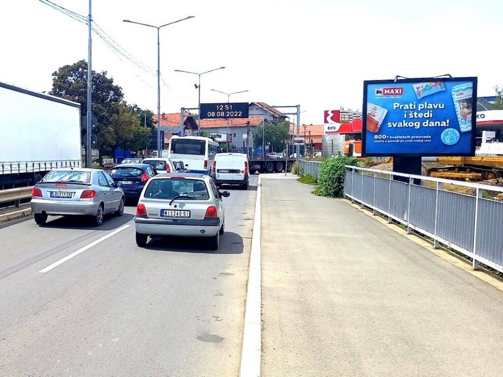 Bilbord BB 435 A, površina 4x3 metara, ulica Vidovdanska - Miloša Obilića, tranzit, posle kružnog toka izmedju Eko i Nis pumpe