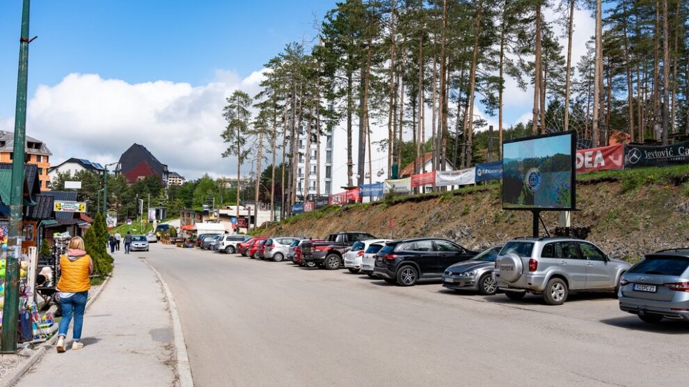 Led Ekran 139, površina 4x3 metara, lokacija kod Avantura parka i pijace u blizini početne stanice Gold Gondole na Zlatiboru