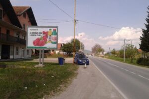 Bilbord BB 445 B, površine 4x3 metara, osvetljen, lokacija ulaz u Arilje, magistralni put Ivanjica - Arilje, 2,5 km pre Arilja