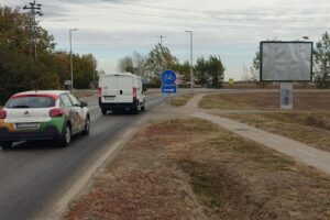 Bilbord BB 446 A, površine 4x3m, osvetljen - Sećanski put, izlaz iz Bačke Topole, prema kružnom toku ka industrijskoj zoni, fabrici Capriolo, auto putu i Senti