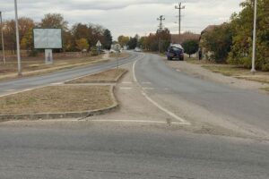 Bilbord BB 446 B, površine 4x3 metara, osvetljen, lokacija Sećanski put, ulaz u Bačku Topolu, lice ka centru