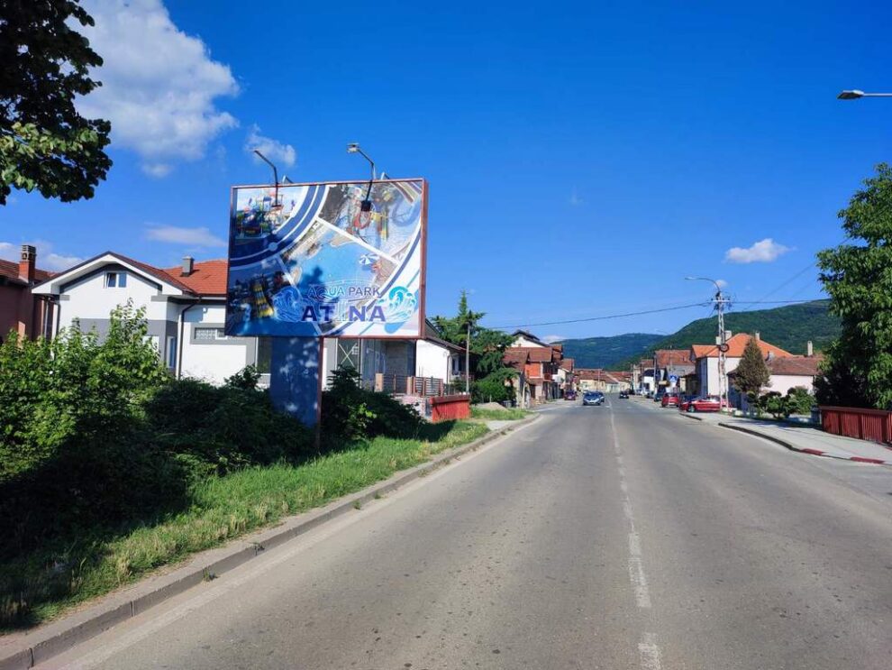 Bilbord BB-461, površine 4x3 metara, osvetljen - kod Knez petrol pumpe u pravcau Leskovca