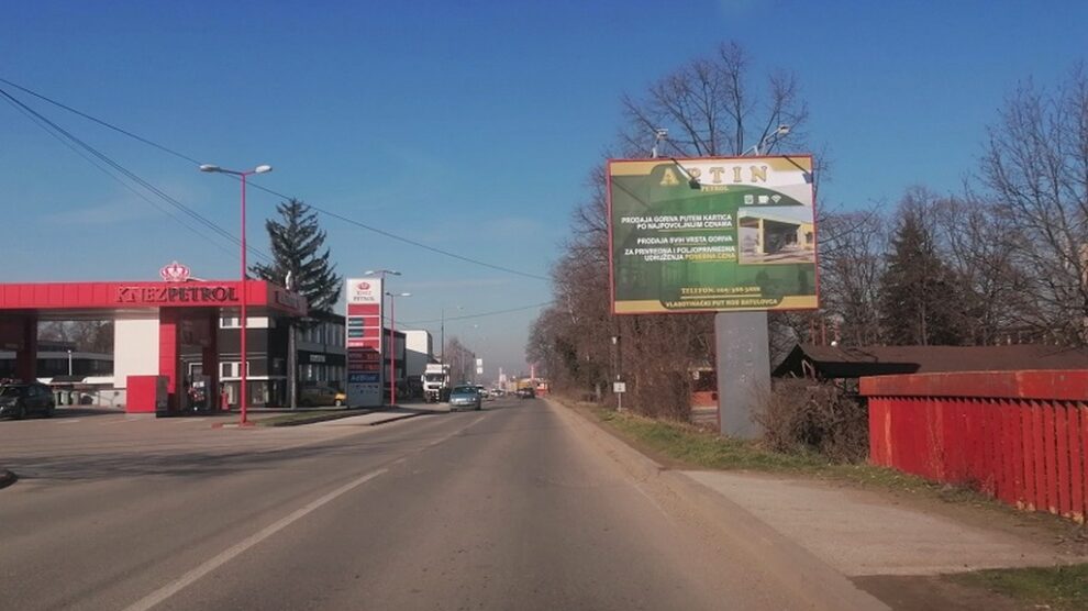 Bilbord BB-461, površine 4x3 metara, osvetljen - kod Knez petrol pumpe u pravcau Leskovca