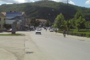 Bilbord BB-471, površine 4x3 metara, osvetljen - kod hotela Novi Zemun u pravcu hotela